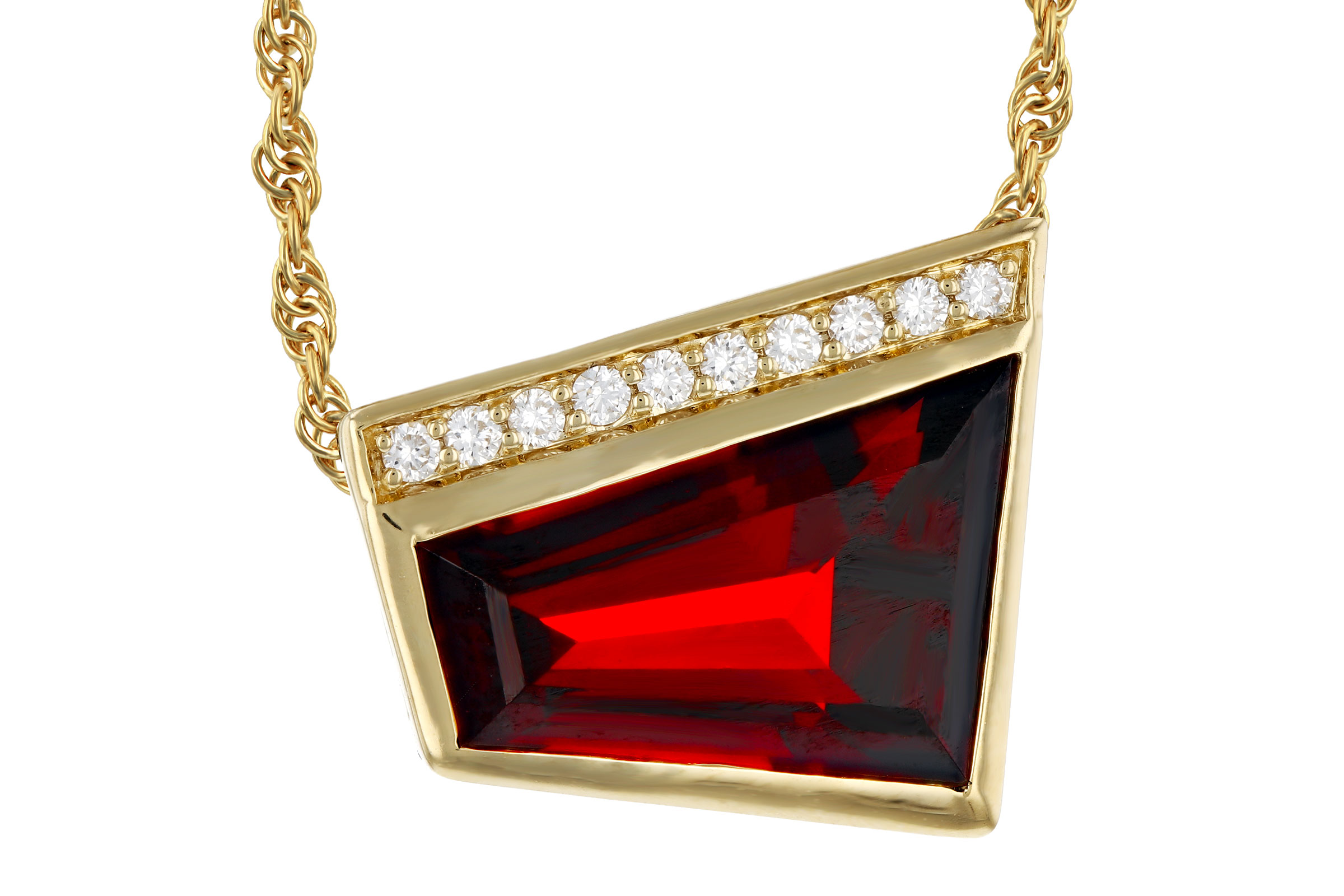 G330-56968: NECKLACE 3.92 GARNET 4.00 TGW