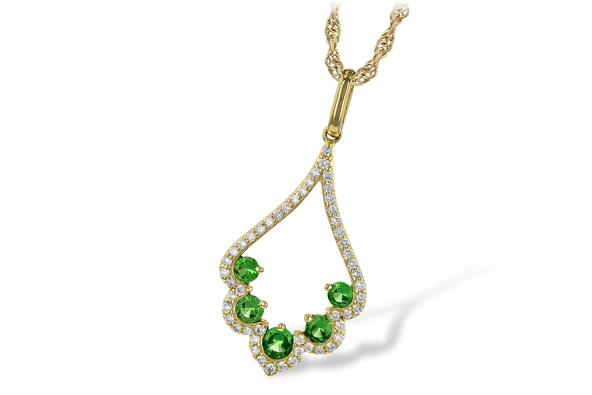 H245-09668: NECK .34 GREEN GARNET .53 TGW