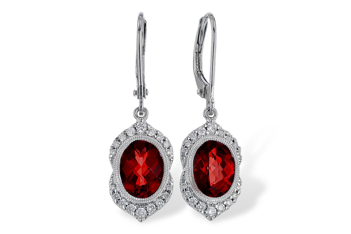 K329-64204: EARRING 3.06 GARNET 3.25 TGW