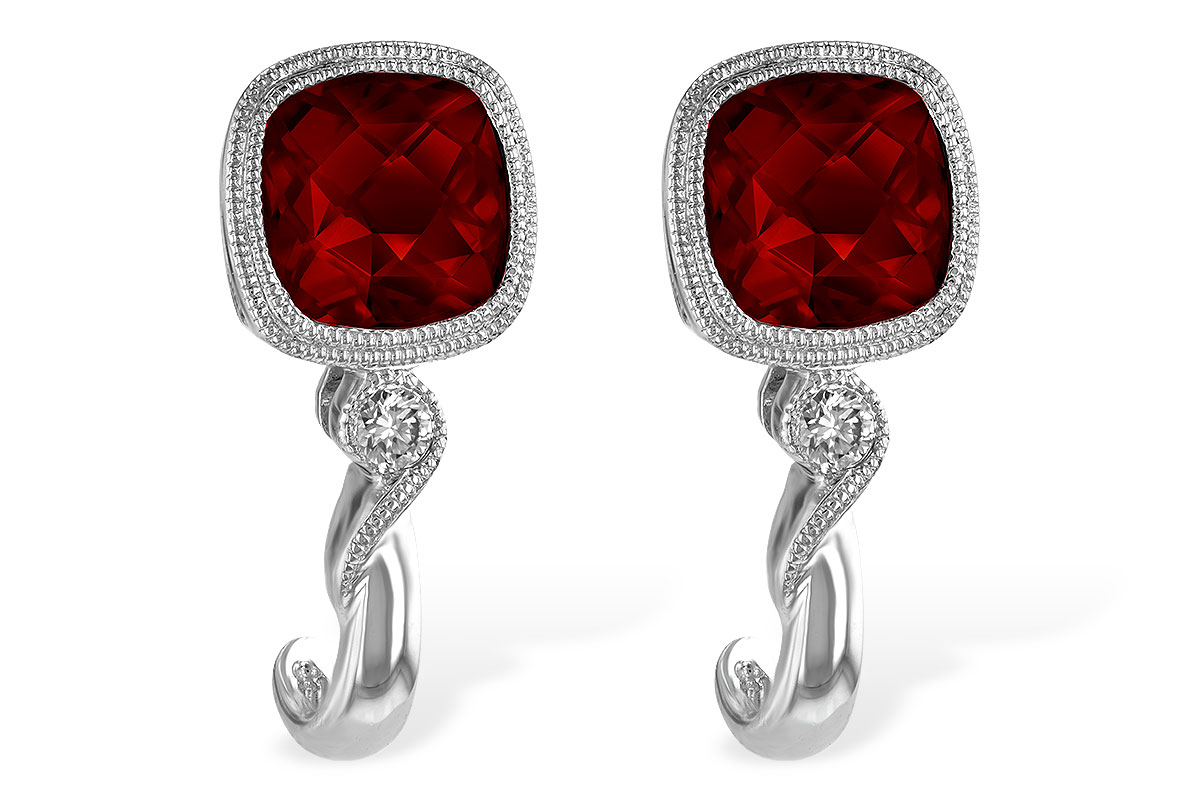 M238-80622: EARRINGS 2.36 GARNET 2.40 TGW